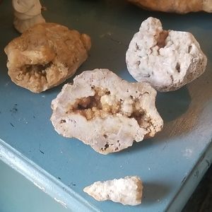 4 geodes,various clusters crystals